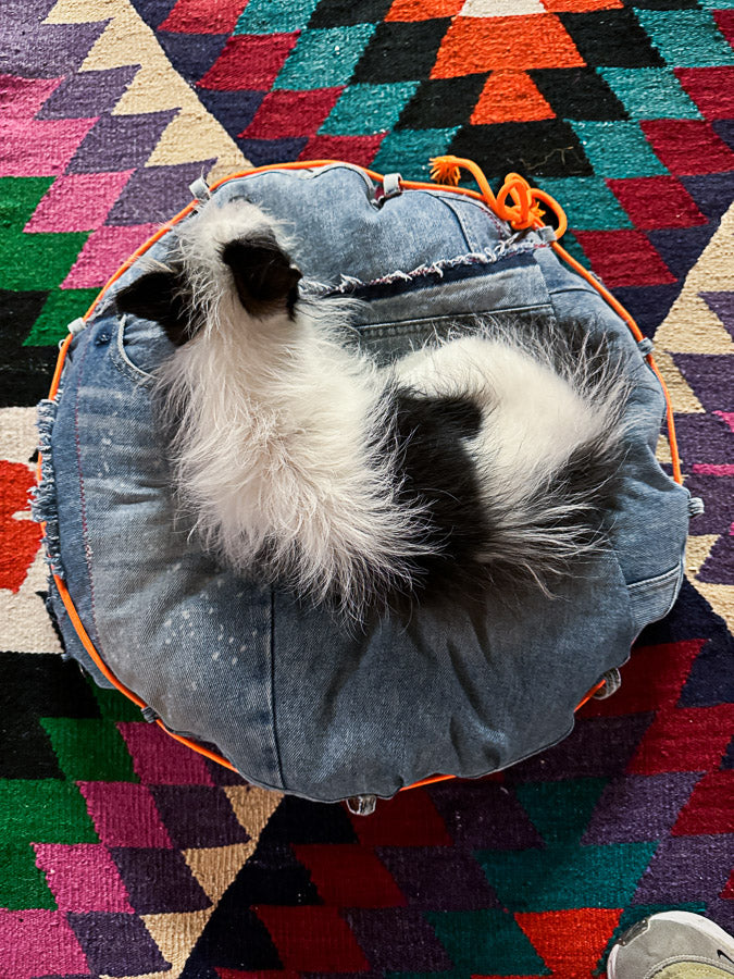 The Denim-Rework Daydream Lounger - Vintage Jeans Round Pillow Dog Bed