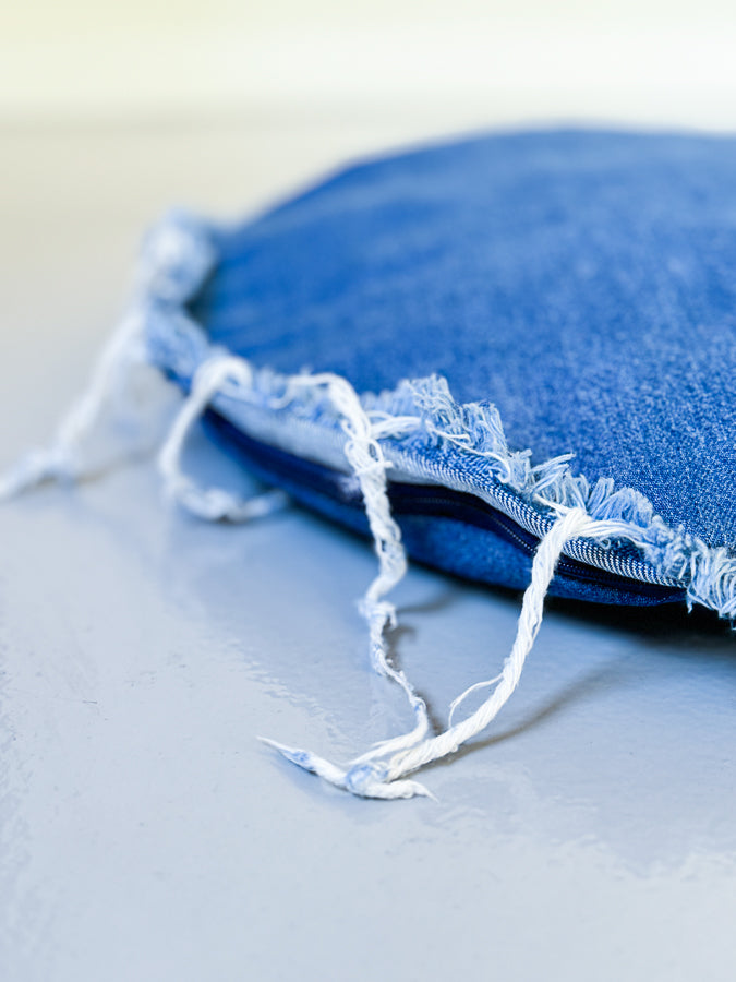 Muse et Moi Denim & Dreams Roll-Up Cafe/Travel Dog Bed