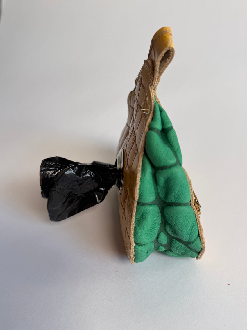 Le-Poop-Sac-Poop-bag-dispenser-from-Muse-Et-Moi-side-view-from-industry-waste-leather-craps