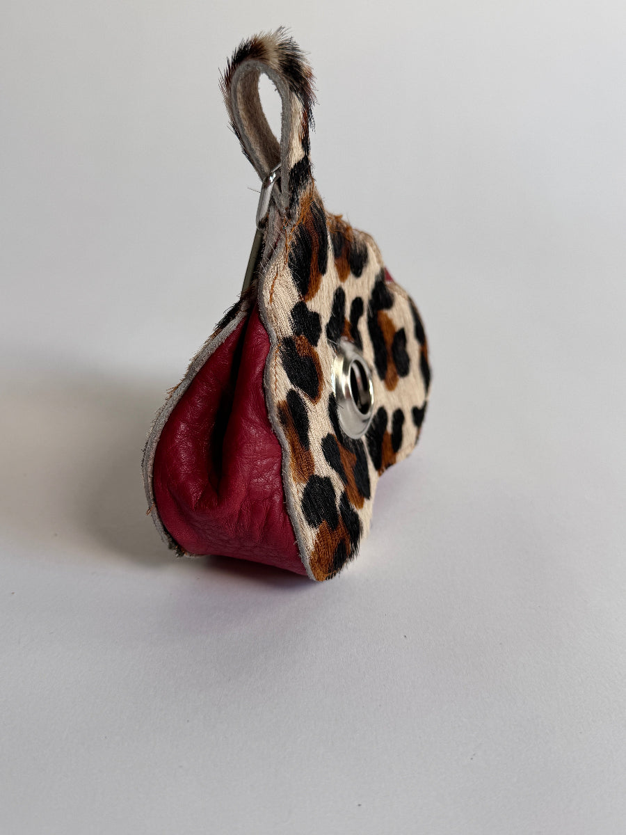 Le-Poop-Sac-Poop-bag-dispenser-from-Muse-Et-Moi-made-of-industry-leftover-leather