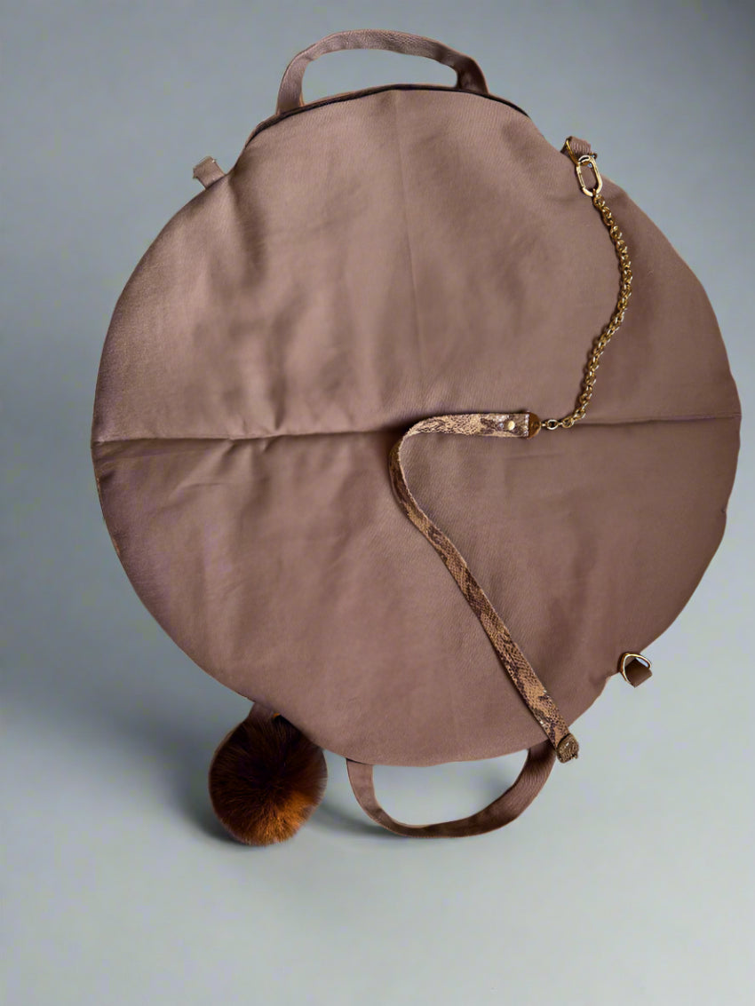 The-2-Zipper-Convertible-Laptop-Bag-and-Lapdog-Bed-folded-from-Muse-et-moi-with-shoulder-strap-flat