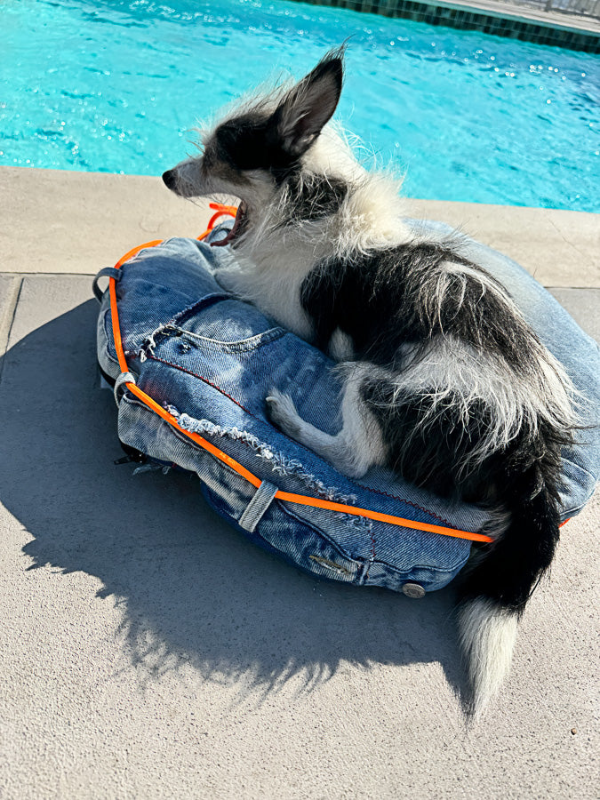The Denim-Rework Daydream Lounger - Vintage Jeans Round Pillow Dog Bed