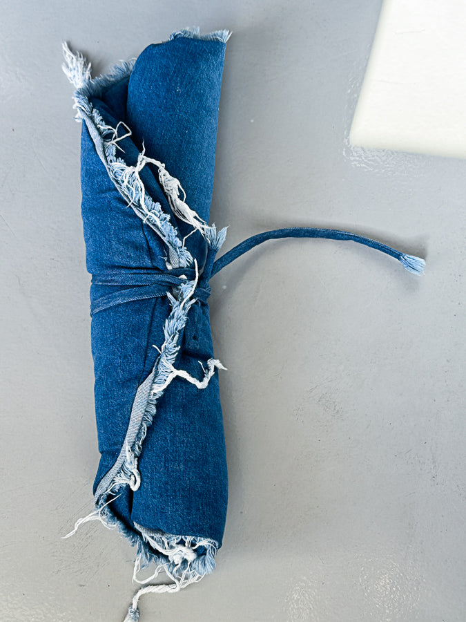 Muse et Moi Denim & Dreams Roll-Up Cafe/Travel Dog Bed