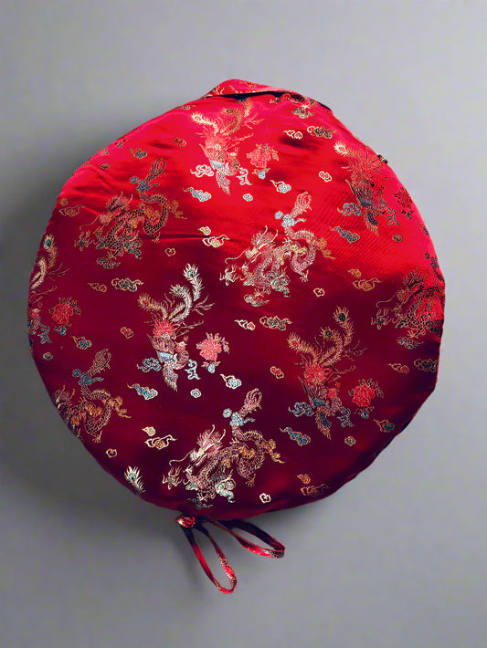 The-Muse and mutt Muttropolitan dog bed in red